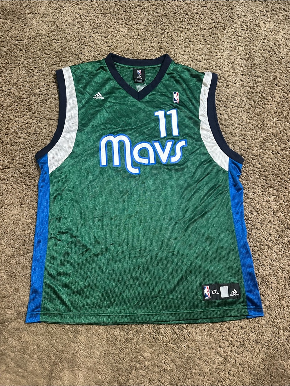 Vintage NBA Adidas Dallas Mavericks “Barea” jersey 00s size 2XL
